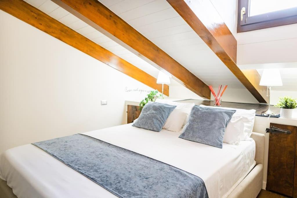 Canonica Attic Apartment Milánó Kültér fotó